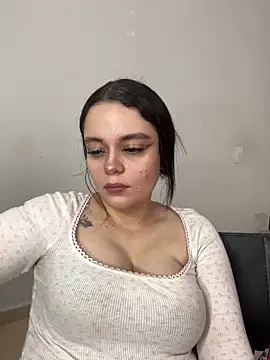 Selena Roa online show from February 2026 03:23:02 PM