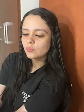 Selena Roa online show from March 2026 03:06:01 PM