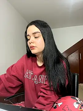 Selena Roa online show from November 2025 12:37:02 AM