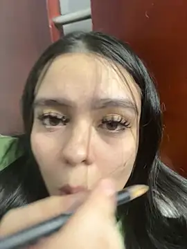 Selena Roa online show from April 2026 11:20:02 PM