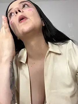 Selena Roa online show from October 2025 12:04:02 PM