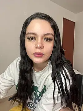 Selena Roa online show from February 2026 03:09:01 PM