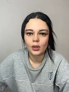 Selena Roa online show from February 2026 03:23:01 PM