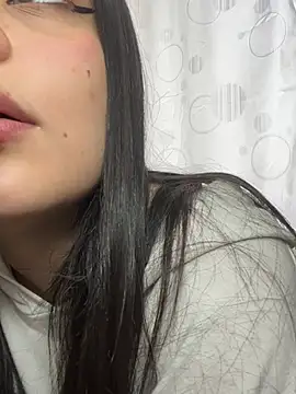 Selena Roa online show from March 2026 04:19:01 PM