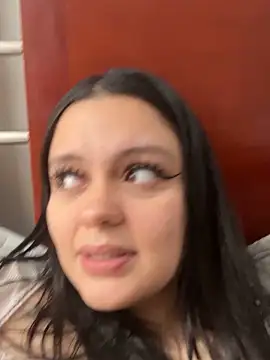 Selena Roa online show from April 2026 03:57:02 PM