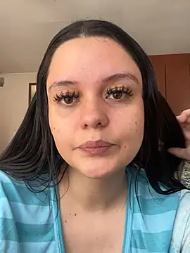 Selena Roa online show from May 2026 03:54:02 PM