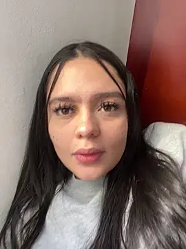 Selena Roa online show from April 2026 02:44:02 PM