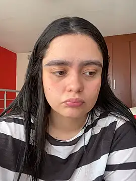 Selena Roa online show from May 2026 06:17:01 PM