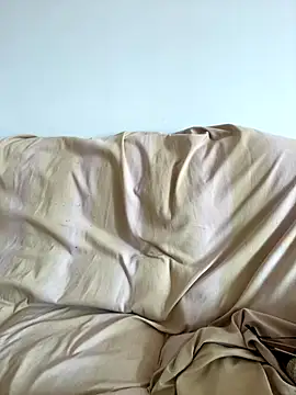 Selena Roa online show from November 2025 04:08:01 PM