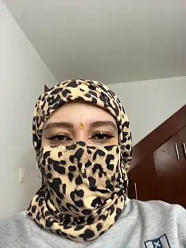 Selena Roa online show from November 2025 02:39:01 PM