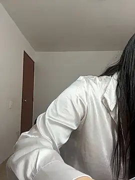 Selena Roa online show from November 2025 02:17:01 PM