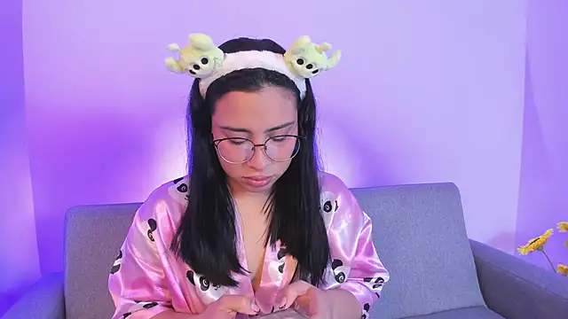 miah storm online show from December 2025 03:38:02 AM