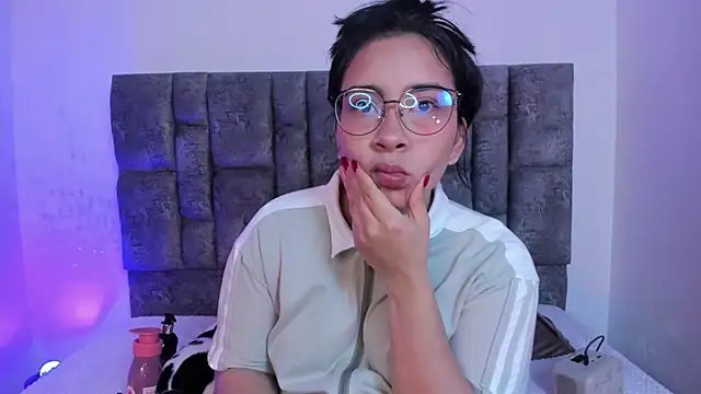 miah storm online show from November 2025 02:15:01 AM