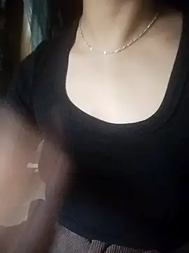 Emili68 online show from October 2025 11:33:01 AM