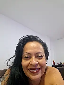 Snapshot of viviana-sexi chatting on June 2026 11:17:01 PM viviana-sexi online show from June 2026 11:17:01 PM