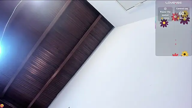 mirandaduboiss online show from March 2026 05:06:01 PM