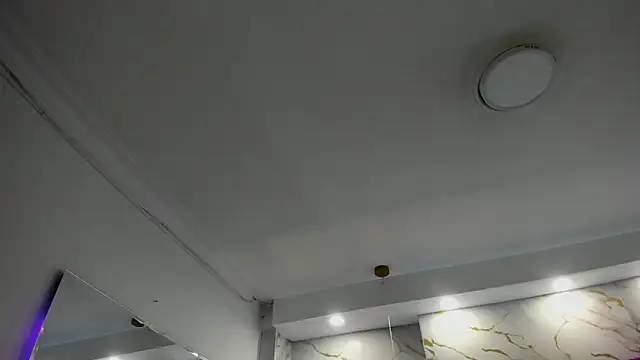 mirandaduboiss online show from February 2026 01:44:01 PM