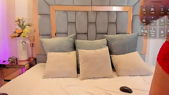 mirandaduboiss online show from October 2025 05:03:01 PM