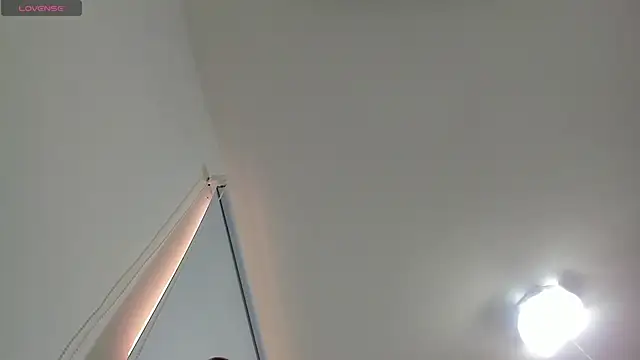 mirandaduboiss online show from November 2025 05:06:02 PM