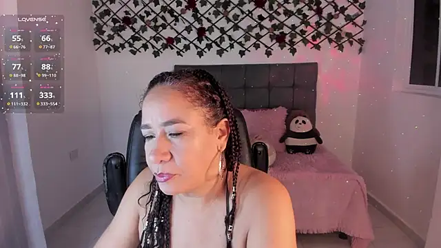 Snapshot of Karly_Closson chatting on December 2025 03:19:02 AM Karly Closson online show from December 2025 03:19:02 AM