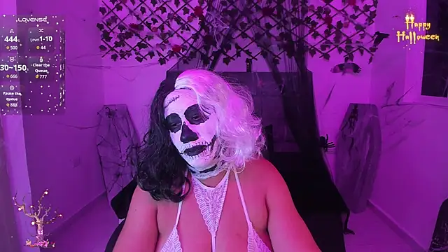 Snapshot of Karly_Closson chatting on October 2025 04:44:02 AM Karly Closson online show from October 2025 04:44:02 AM