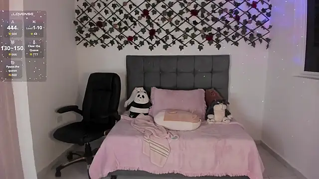 Snapshot of Karly_Closson chatting on November 2025 05:11:01 AM Karly Closson online show from November 2025 05:11:01 AM