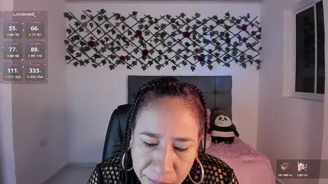 Snapshot of Karly_Closson chatting on November 2025 04:13:01 AM Karly Closson online show from November 2025 04:13:01 AM