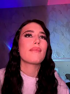 Snapshot of KailyBell chatting on December 2025 11:33:02 PM KailyBell online show from December 2025 11:33:02 PM