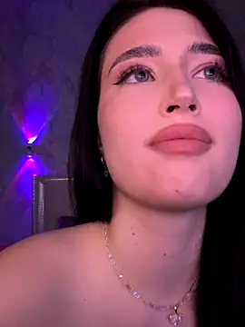 Snapshot of KailyBell chatting on November 2025 09:40:02 PM KailyBell online show from November 2025 09:40:02 PM