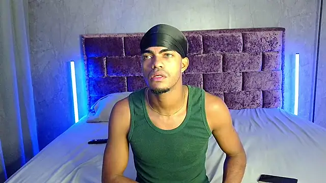 Snapshot of richardd2212 chatting on June 2026 03:30:02 AM richardd2212 online show from June 2026 03:30:02 AM