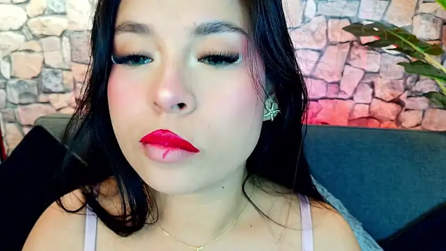 Snapshot of mia_roux1 chatting on November 2025 06:56:01 PM mia roux1 online show from November 2025 06:56:01 PM