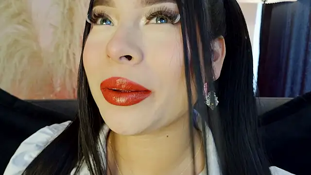 Snapshot of mia_roux1 chatting on January 2026 07:07:02 PM mia roux1 online show from January 2026 07:07:02 PM