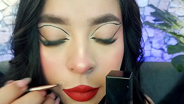 Snapshot of mia_roux1 chatting on November 2025 05:13:02 PM mia roux1 online show from November 2025 05:13:02 PM