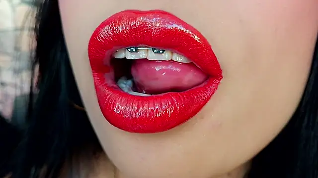 Snapshot of mia_roux1 chatting on November 2025 05:39:02 PM mia roux1 online show from November 2025 05:39:02 PM