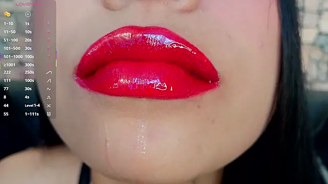 Snapshot of mia_roux1 chatting on November 2025 06:33:01 PM mia roux1 online show from November 2025 06:33:01 PM