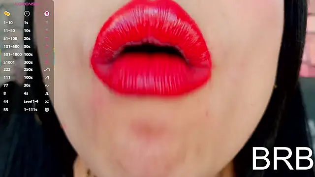 Snapshot of mia_roux1 chatting on November 2025 06:07:02 AM mia roux1 online show from November 2025 06:07:02 AM