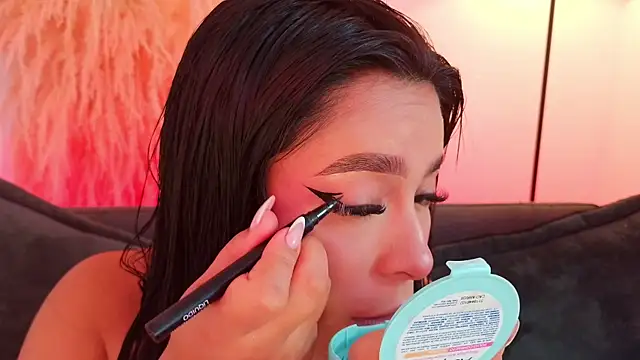 mia roux1 online show from April 2026 08:37:02 PM