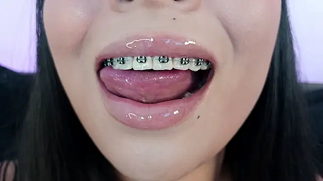 mia roux1 online show from May 2026 10:31:01 PM