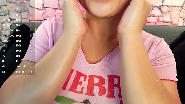 Snapshot of mia_roux1 chatting on October 2025 03:12:01 PM mia roux1 online show from October 2025 03:12:01 PM