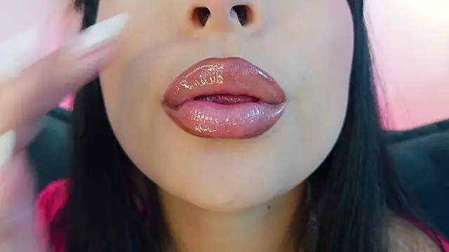 mia roux1 online show from April 2026 11:06:01 PM