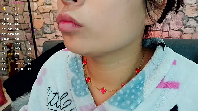 Snapshot of mia_roux1 chatting on November 2025 05:06:01 PM mia roux1 online show from November 2025 05:06:01 PM