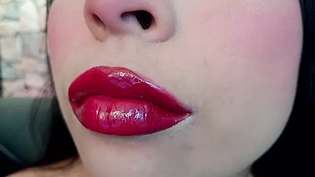 Snapshot of mia_roux1 chatting on November 2025 08:20:02 PM mia roux1 online show from November 2025 08:20:02 PM