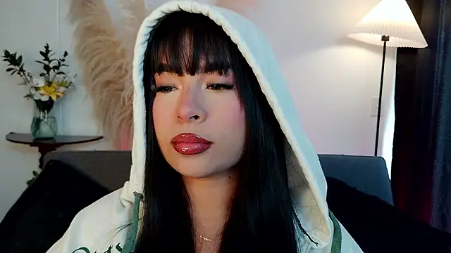 Snapshot of mia_roux1 chatting on January 2026 08:51:02 PM mia roux1 online show from January 2026 08:51:02 PM