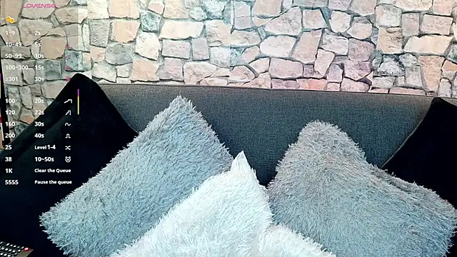 Snapshot of mia_roux1 chatting on October 2025 05:20:02 PM mia roux1 online show from October 2025 05:20:02 PM