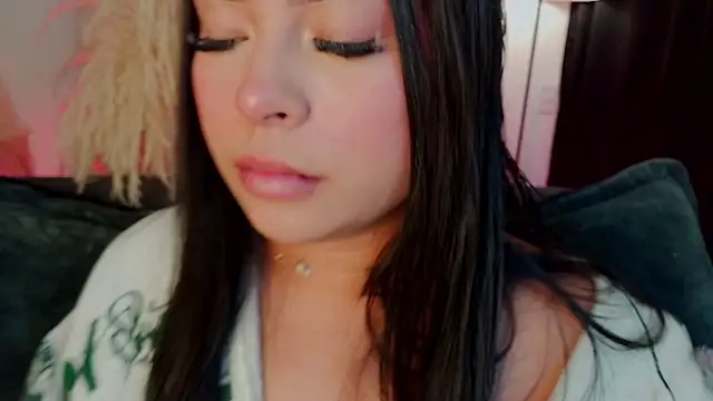 Snapshot of mia_roux1 chatting on January 2026 12:47:01 AM mia roux1 online show from January 2026 12:47:01 AM