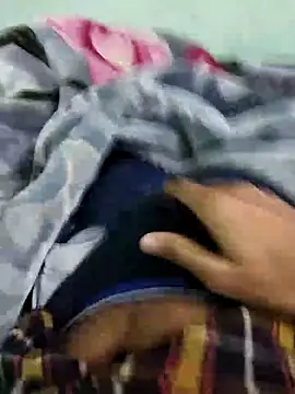 Virgin18year old online show from December 2025 03:05:02 AM