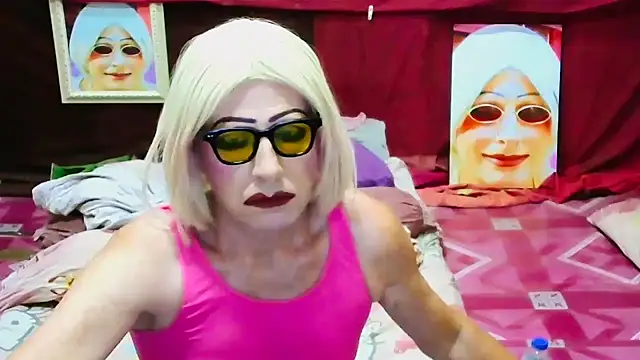 horni4luv online show from April 2026 08:21:01 PM