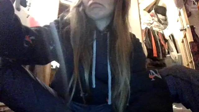 Snapshot of smoothkFire chatting on February 2026 10:48:01 AM smoothkFire online show from February 2026 10:48:01 AM