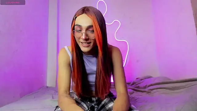 Mika  velvet online show from November 2025 04:34:01 PM