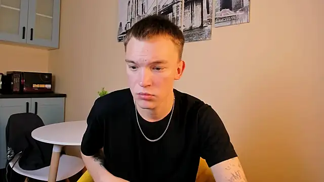 Snapshot of Derek_Banville chatting on November 2025 08:13:02 PM Derek Banville online show from November 2025 08:13:02 PM